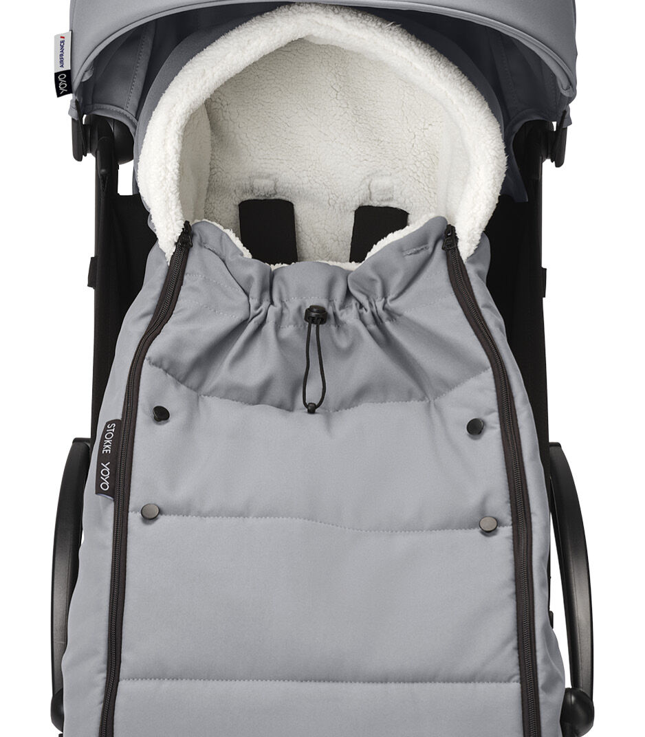 Stokke® YOYO3® 6+ Stone. Footmuff drawstring, detail. galery image 4